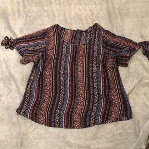 Short sleeve blouse with button up back